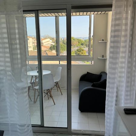 Studio Antibes Port Vauban. Buitenkant foto