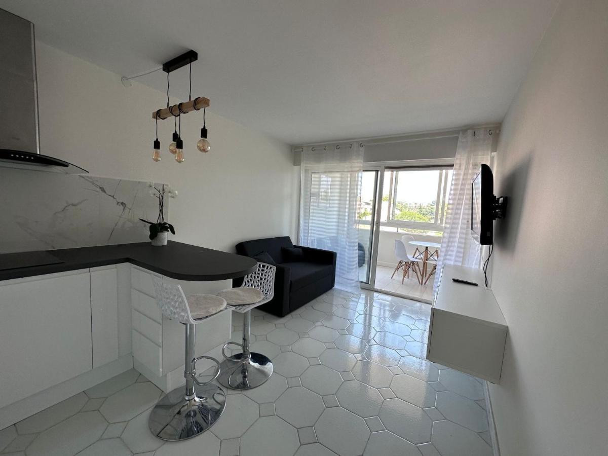 Studio Antibes Port Vauban. Buitenkant foto