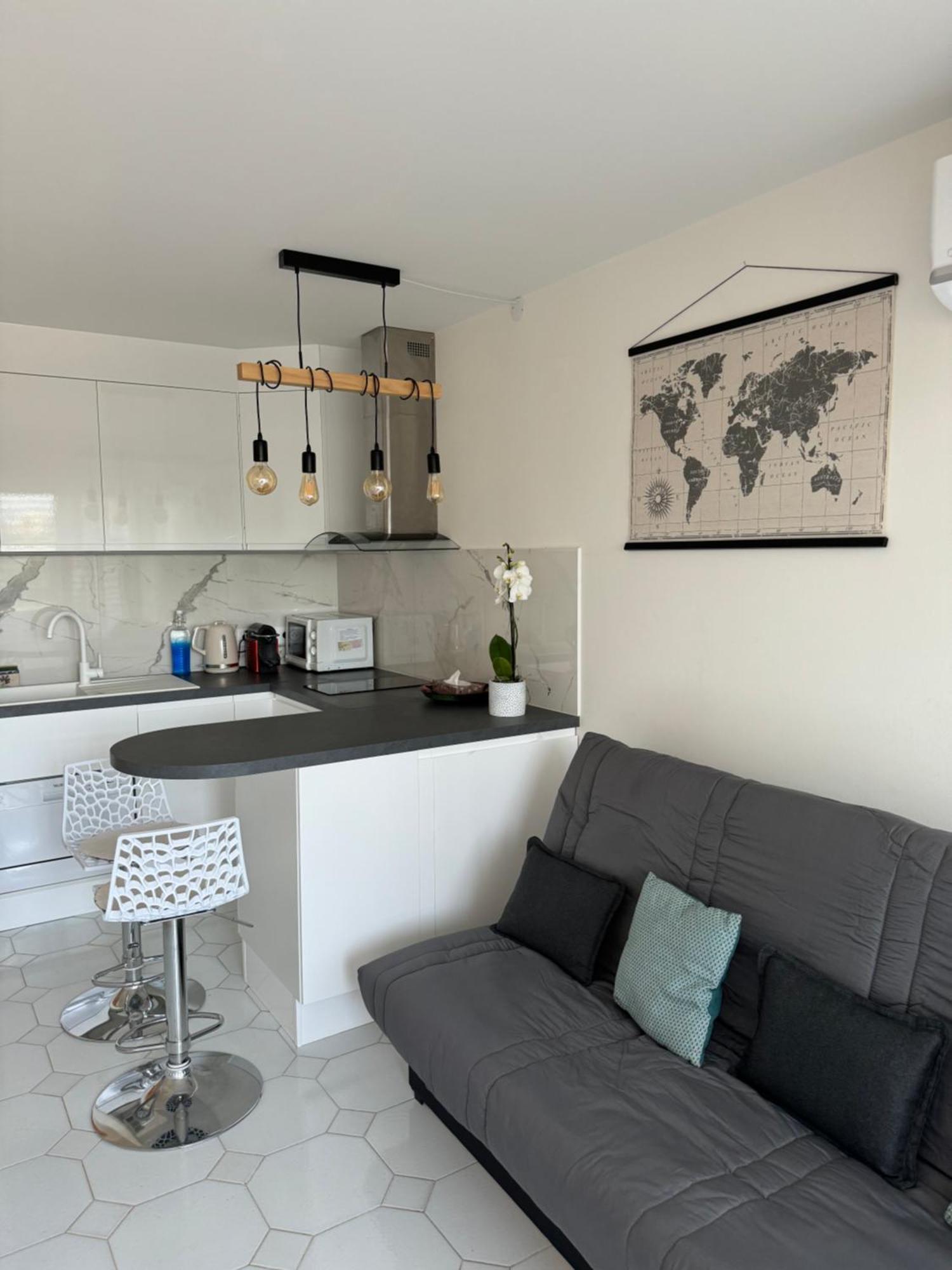 Studio Antibes Port Vauban. Buitenkant foto