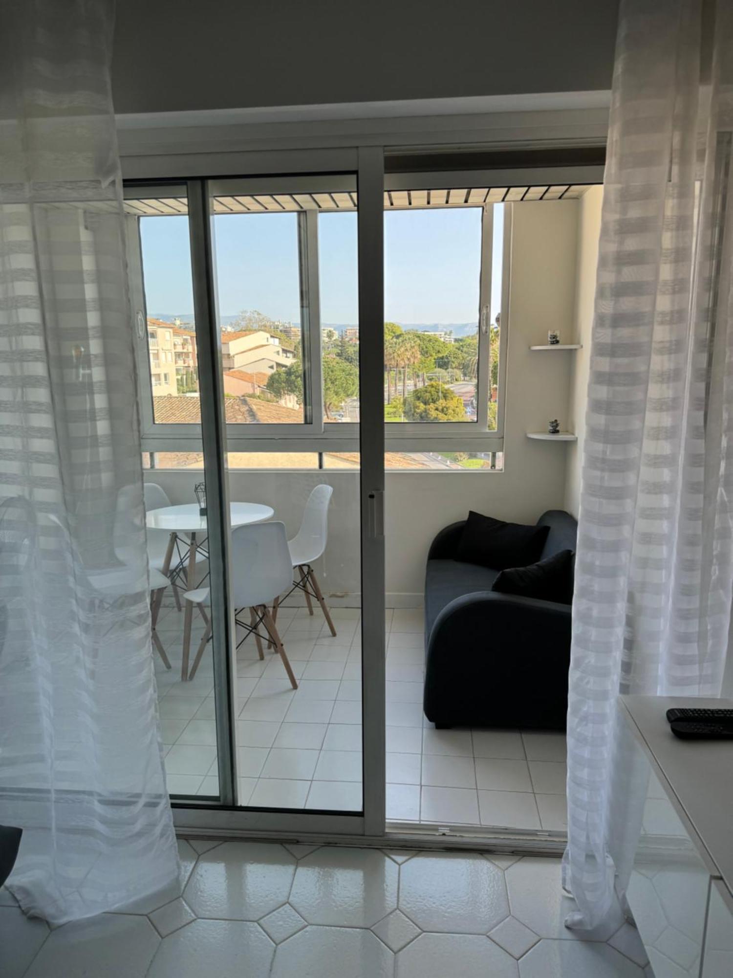 Studio Antibes Port Vauban. Buitenkant foto